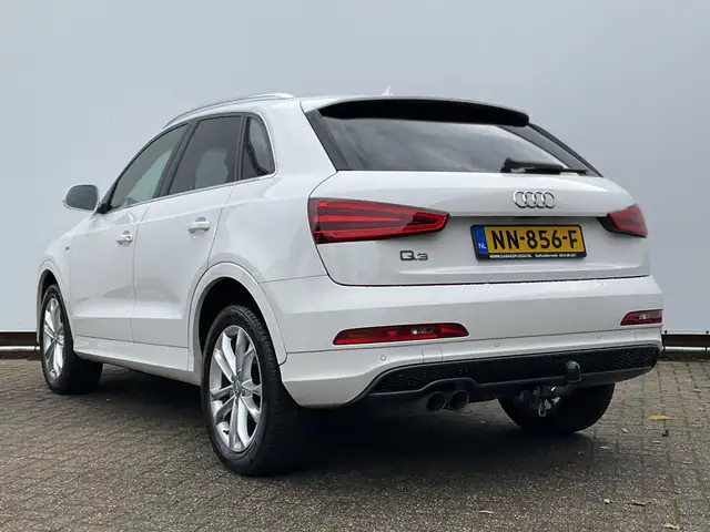 Audi Q3 view 2