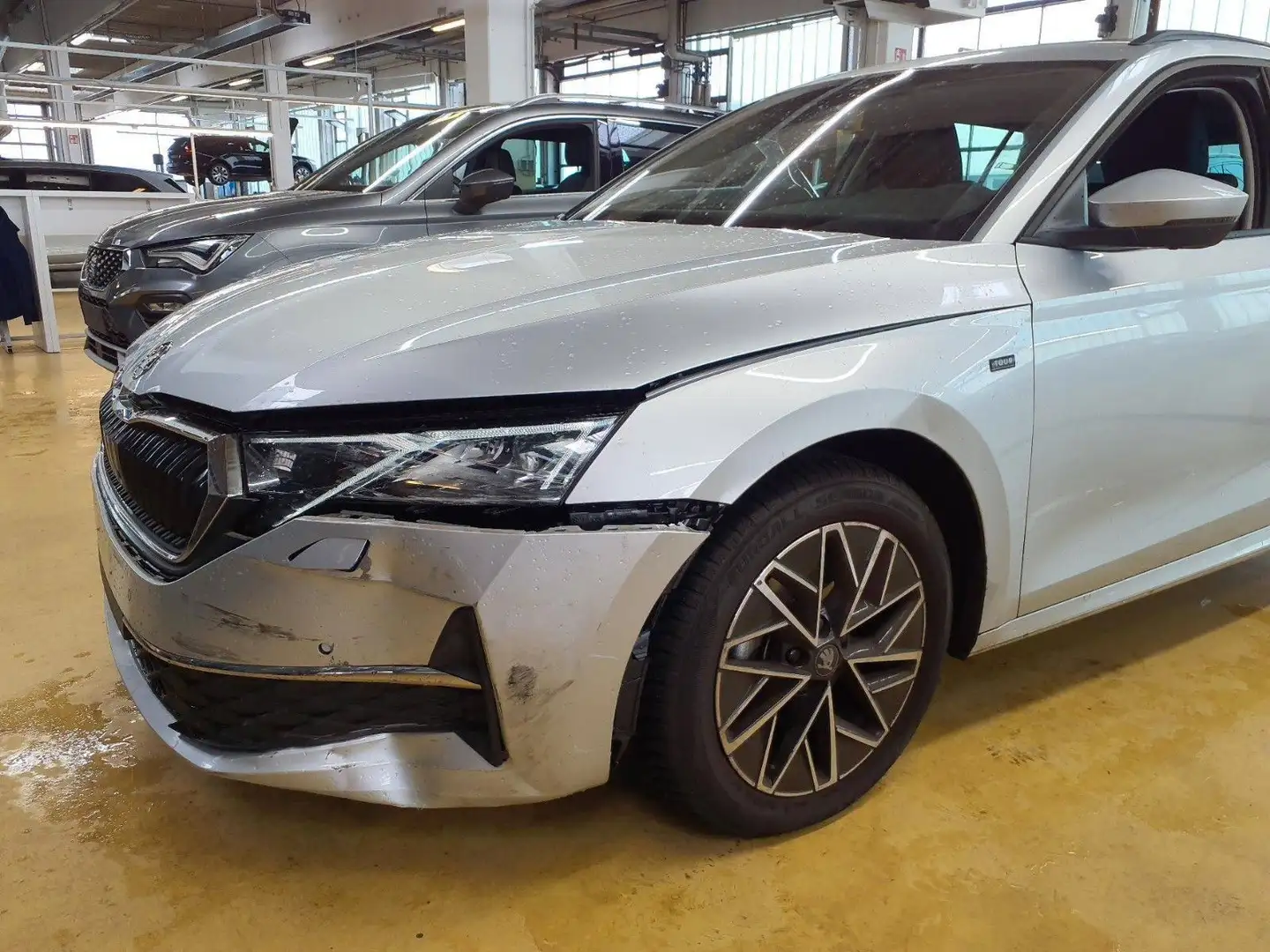 Skoda Octavia Combi 2.0 TDI DSG Tour/Pdach/Matrix Silber - 2