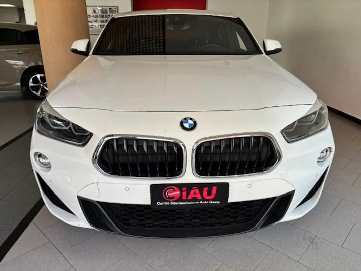 BMW X2 F39 sdrive18d Msport auto Bianco - 2