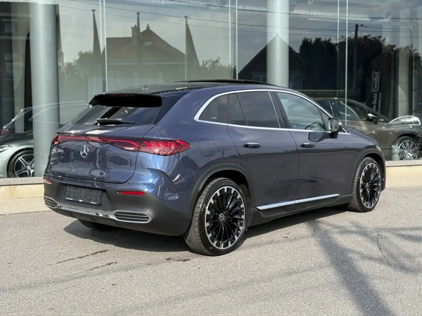 Mercedes-Benz EQE SUV SUV 350+ AMG Line Toit Pano Burmester Blauw - 2