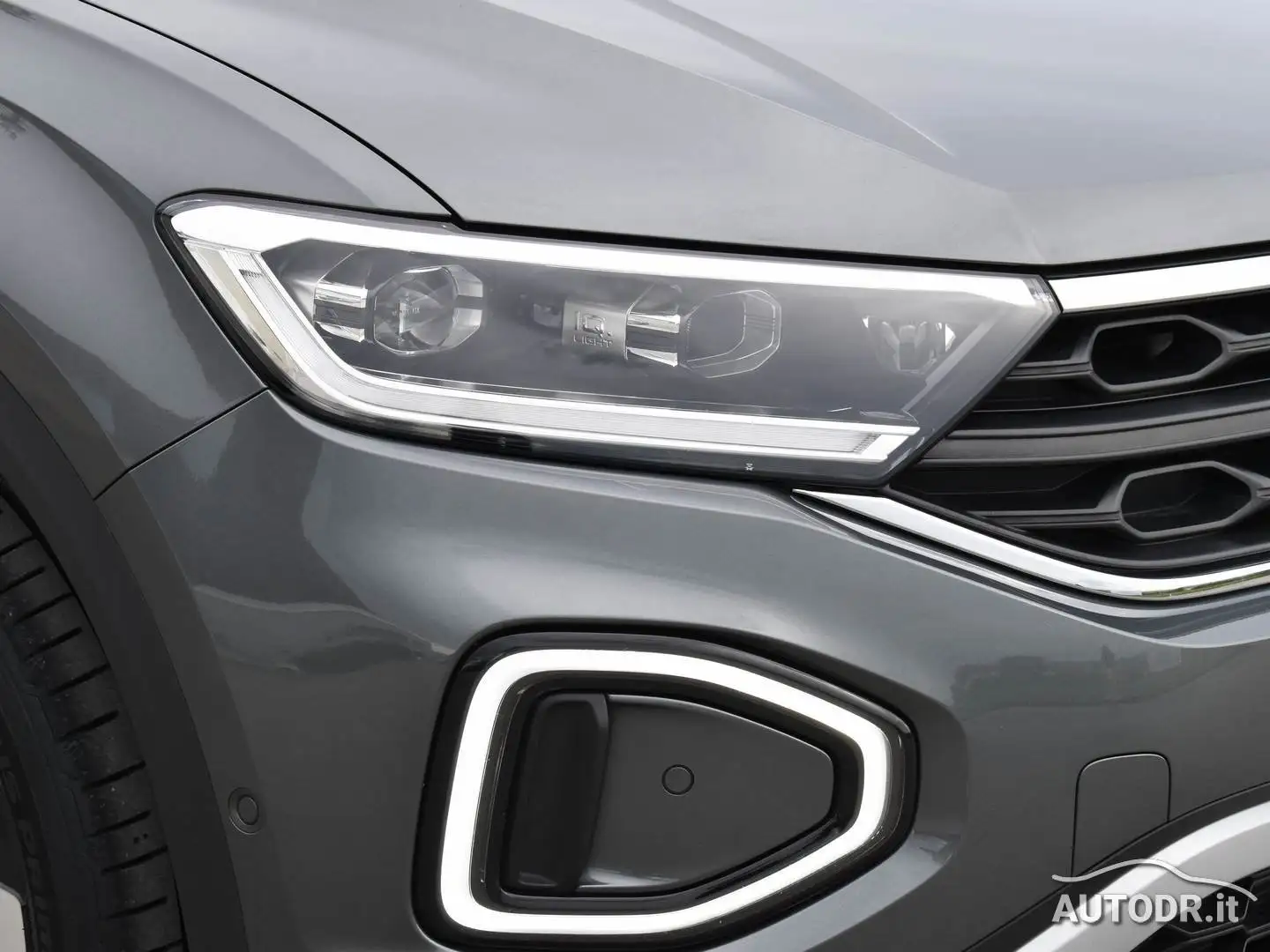 Volkswagen T-Roc 2.0 TDI Goal FariIQ, Navi, Sedili risc, Set invern Grigio - 2