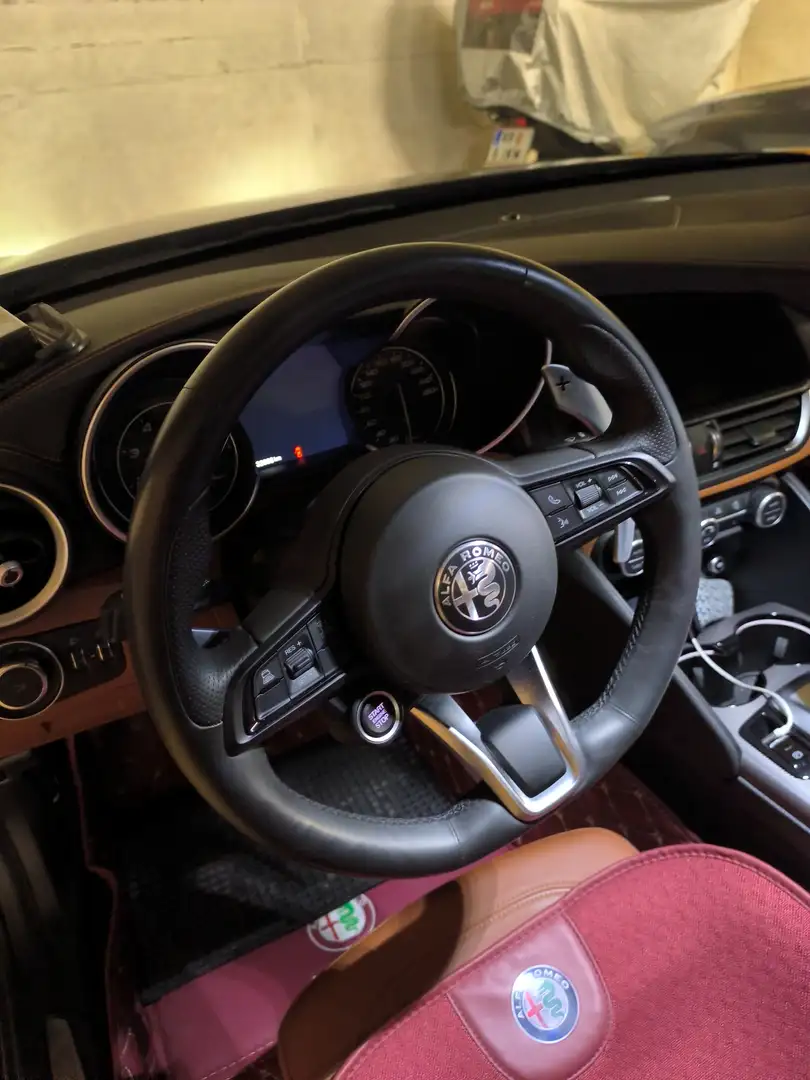 Alfa Romeo Giulia Giulia Sprint 2,0 16V 200 AT8 Sprint Grau - 2