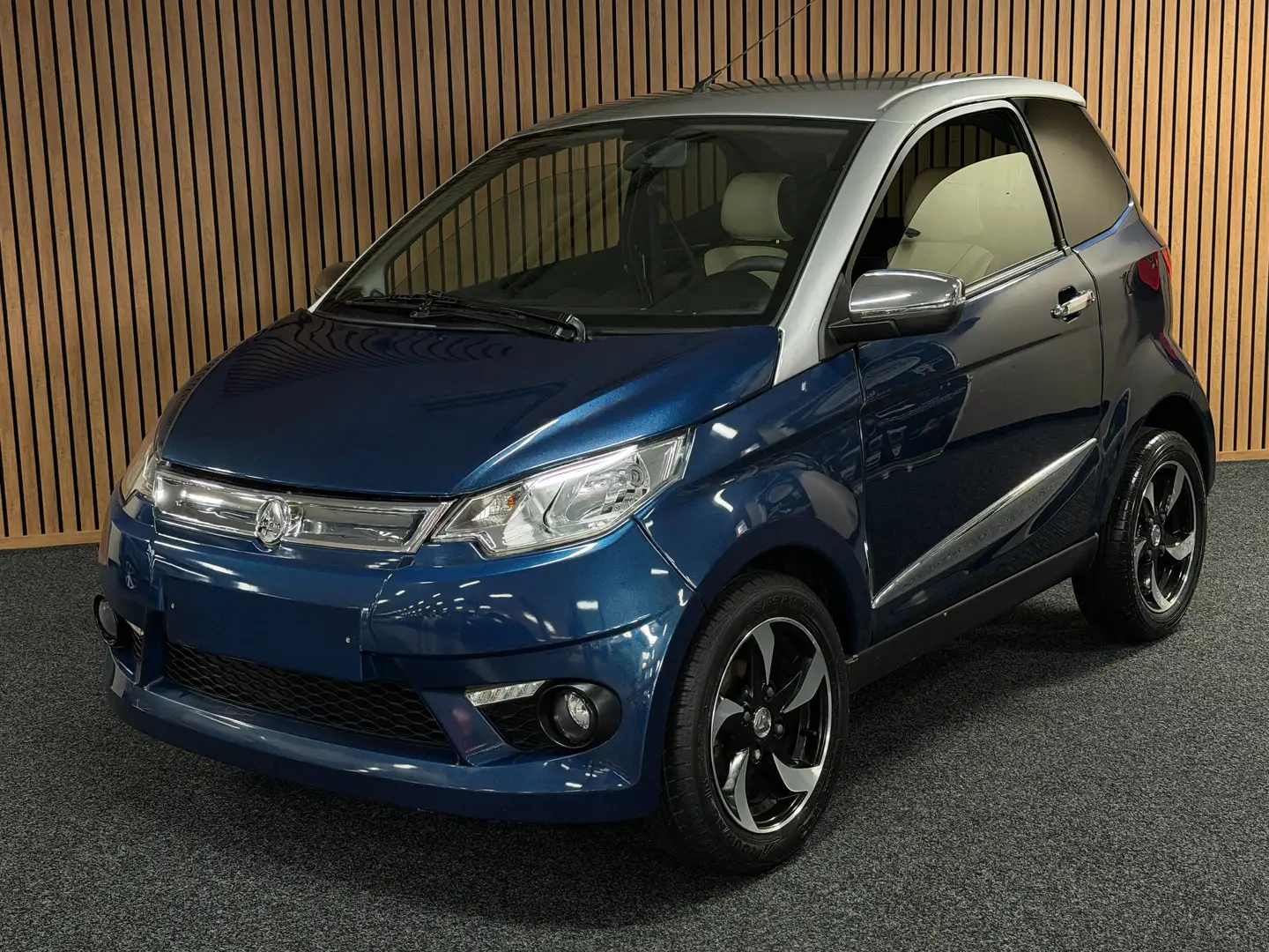 Aixam City 2018 mit 8 PS Kubota Motor - 2