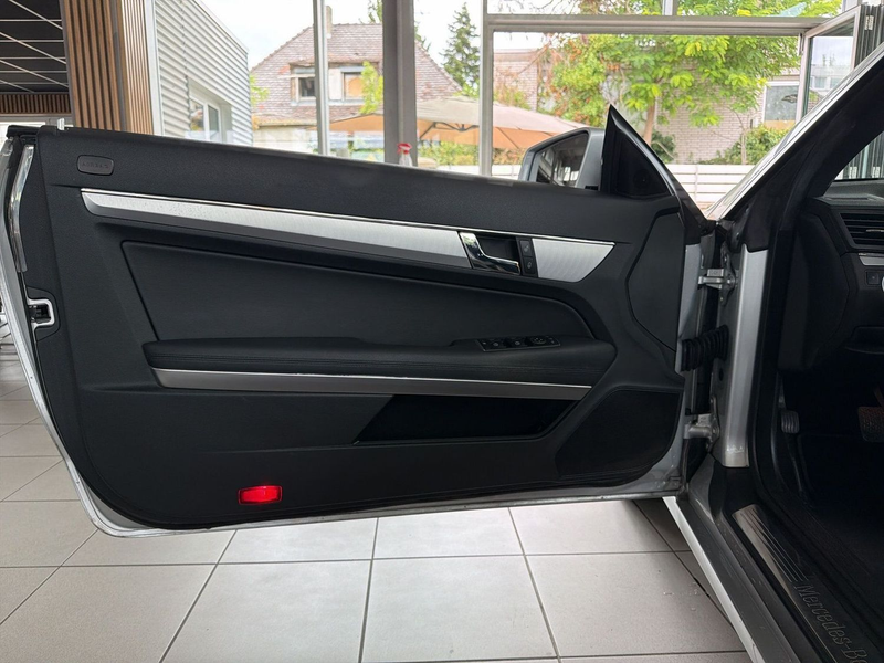 Mercedes-Benz E 250 CGI DISTRONIC ACC AIRSCARF SITZHZG XENON — photo 6