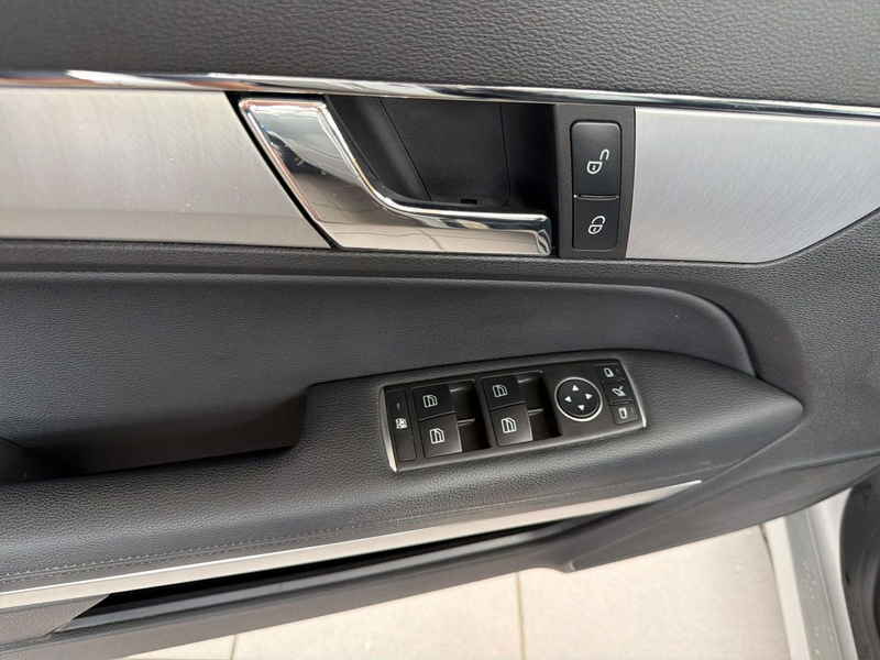Mercedes-Benz E 250 CGI DISTRONIC ACC AIRSCARF SITZHZG XENON — photo 7