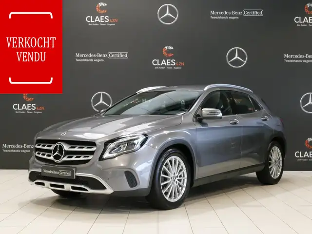 Mercedes-Benz GLA 180 Urban DOS 8276