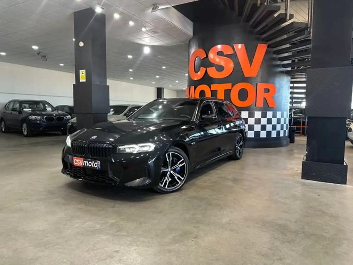 BMW 330 330e xDrive Touring Noir - 2