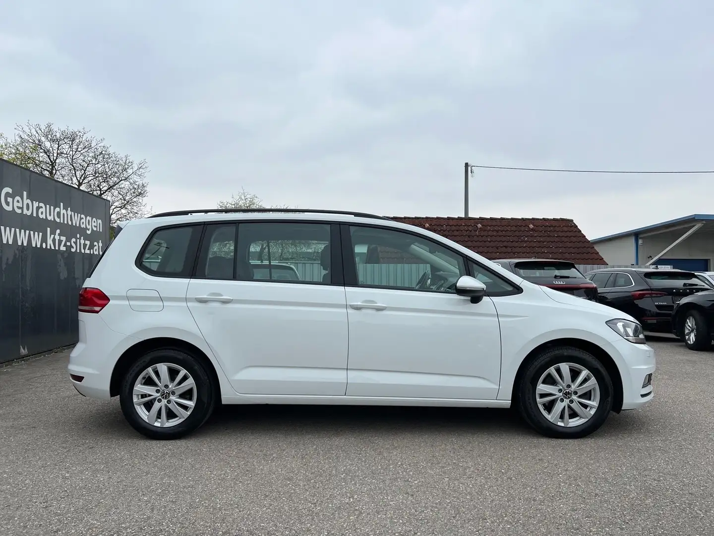Volkswagen Touran Comfortline 2,0 BMT TDI DSG | NAVI PRO Weiß - 2