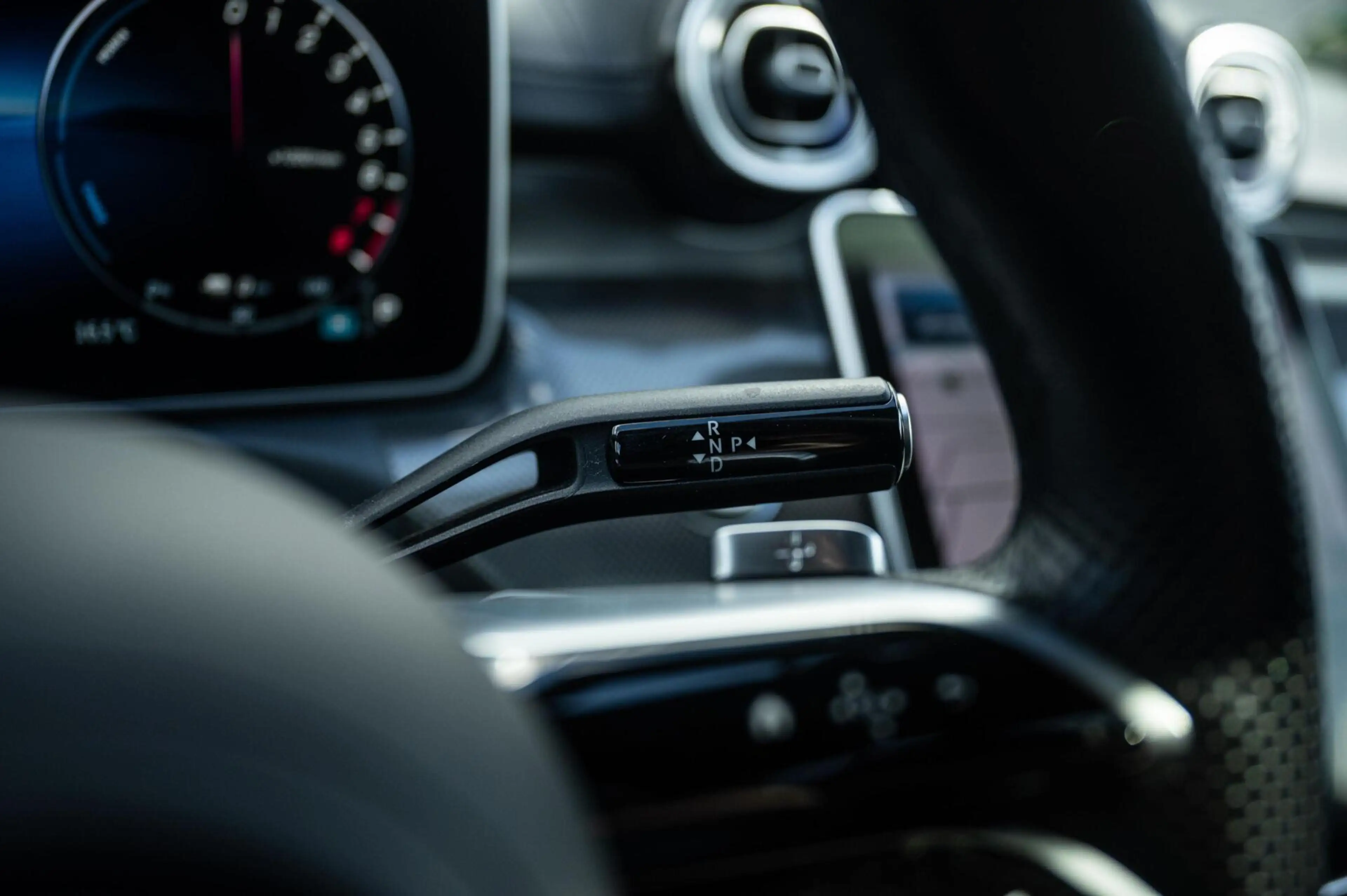 Mercedes-Benz C 300 e AMG Line PANORAMADAK DIGITAL LIGHT ADAPTIVE CRUI — photo 20