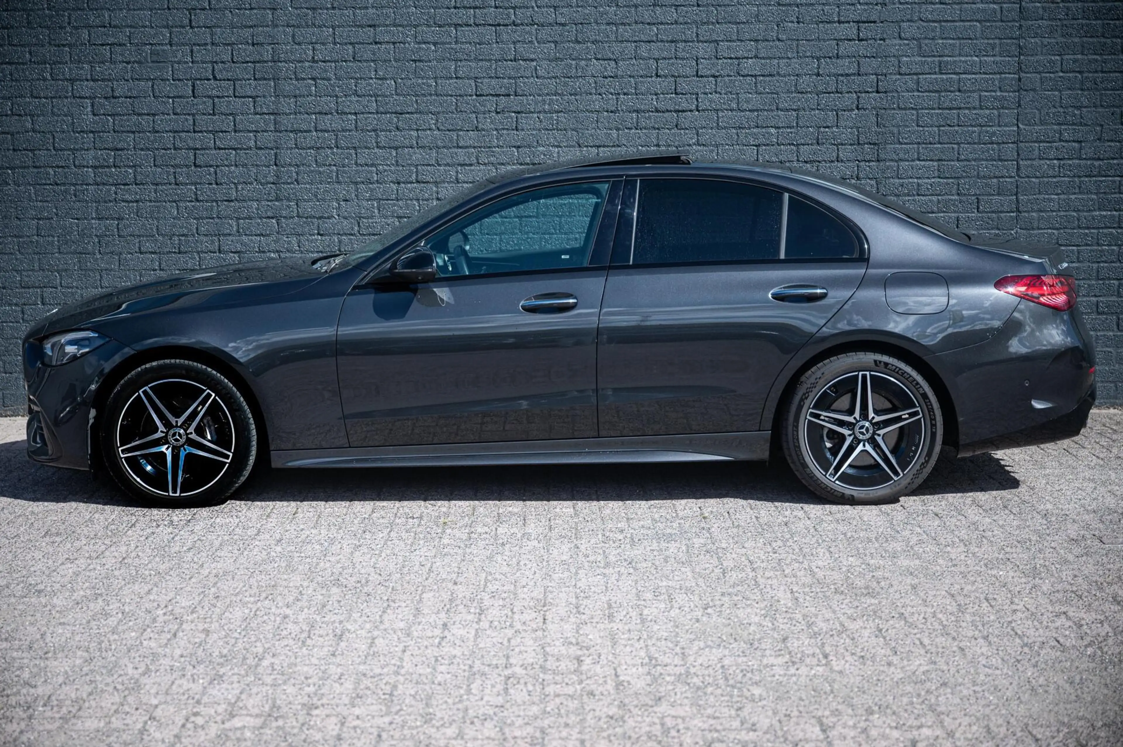 Mercedes-Benz C 300 e AMG Line PANORAMADAK DIGITAL LIGHT ADAPTIVE CRUI — photo 11