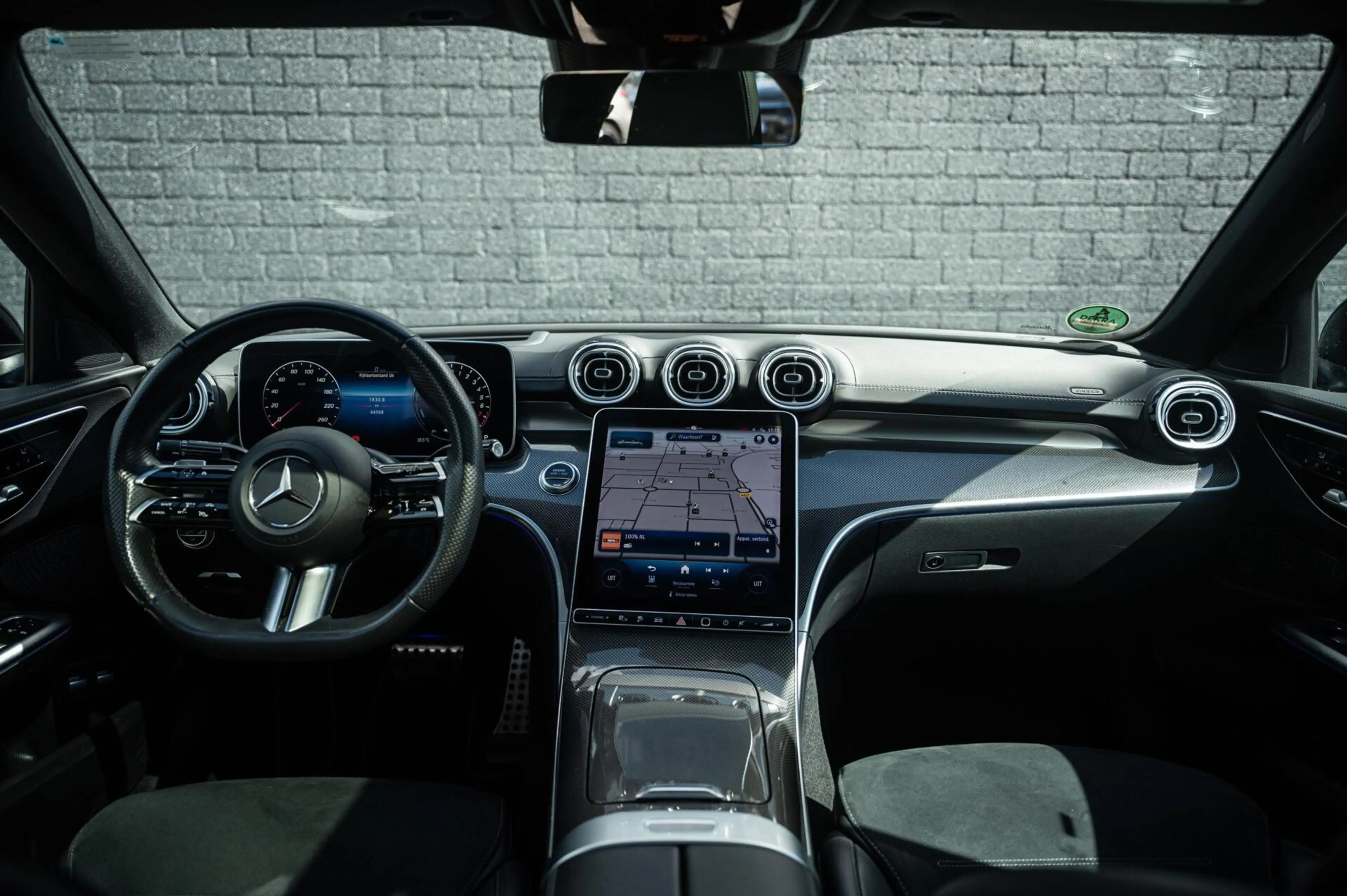 Mercedes-Benz C 300 e AMG Line PANORAMADAK DIGITAL LIGHT ADAPTIVE CRUI — photo 4