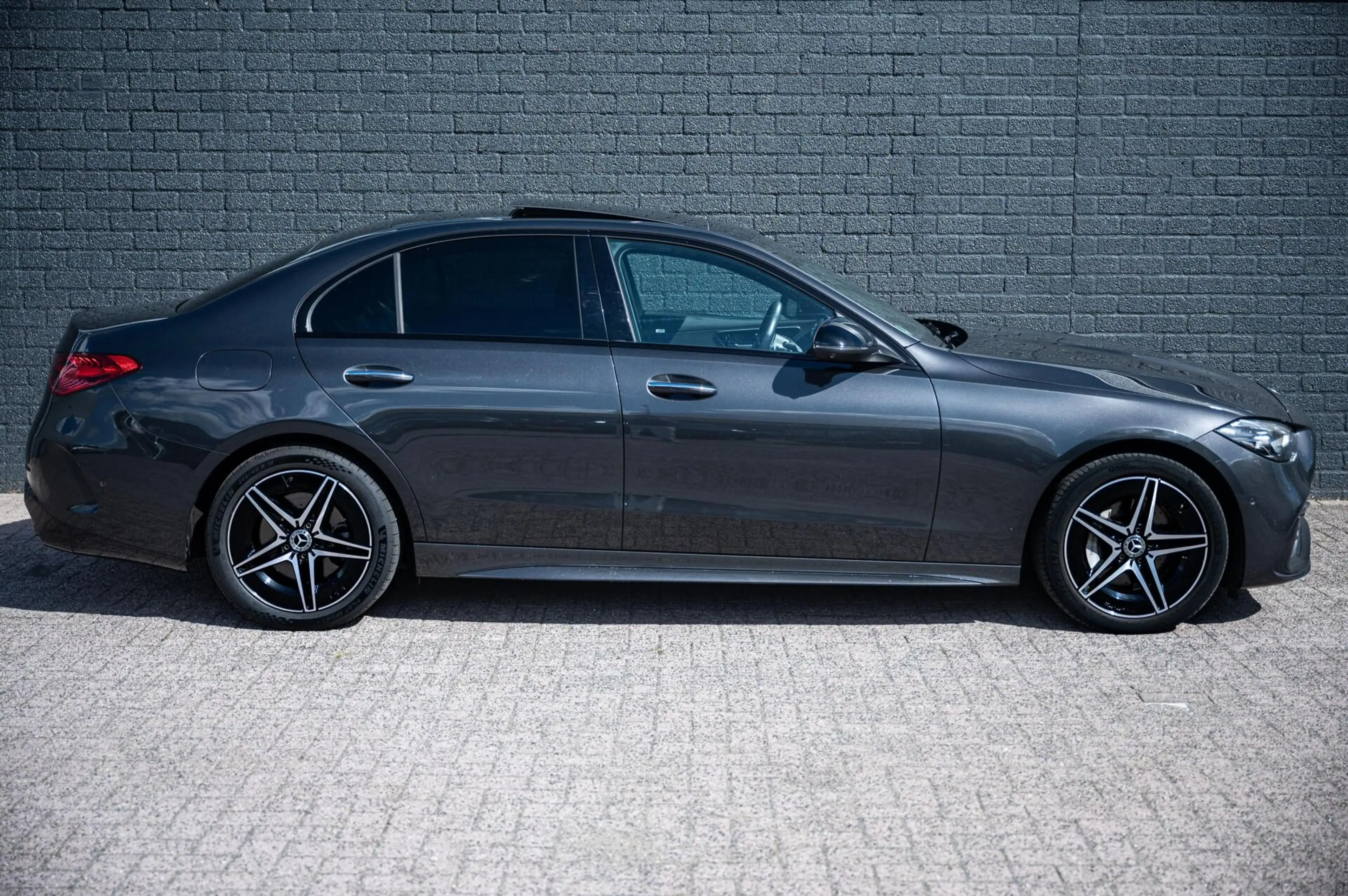 Mercedes-Benz C 300 e AMG Line PANORAMADAK DIGITAL LIGHT ADAPTIVE CRUI — photo 10
