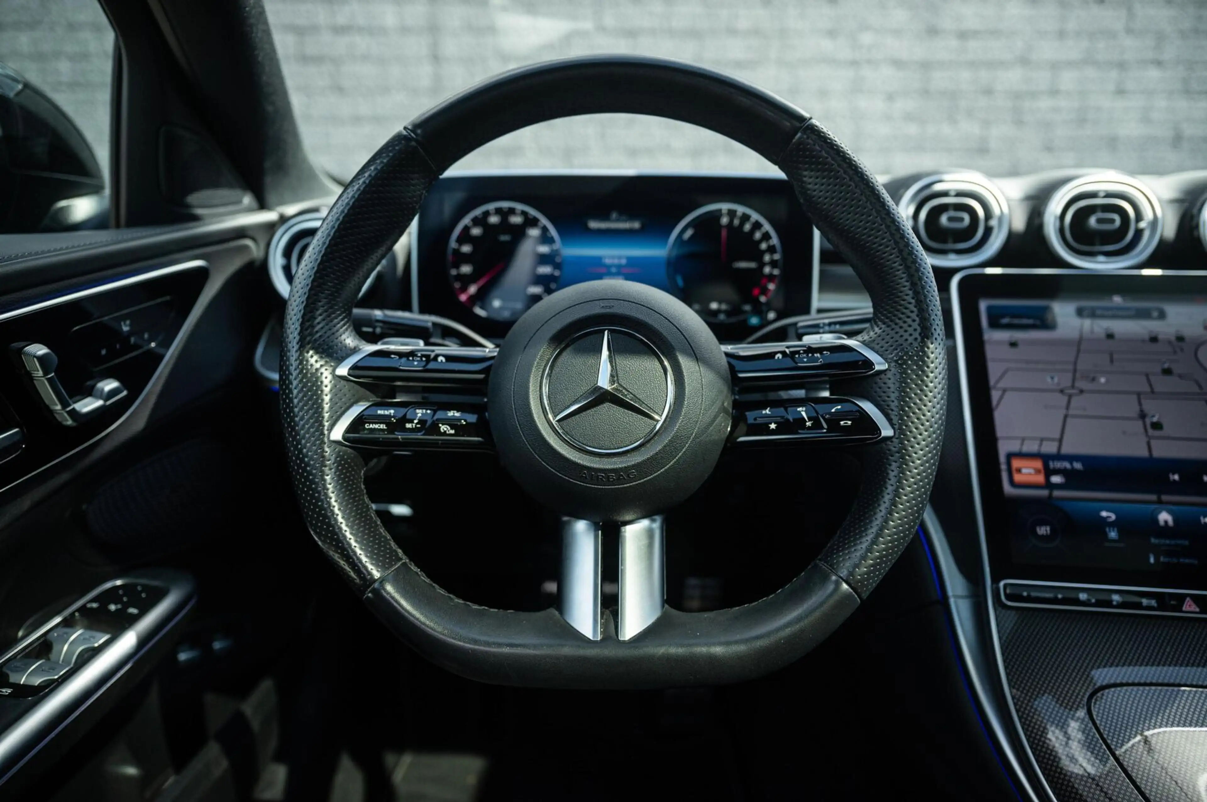 Mercedes-Benz C 300 e AMG Line PANORAMADAK DIGITAL LIGHT ADAPTIVE CRUI — photo 12