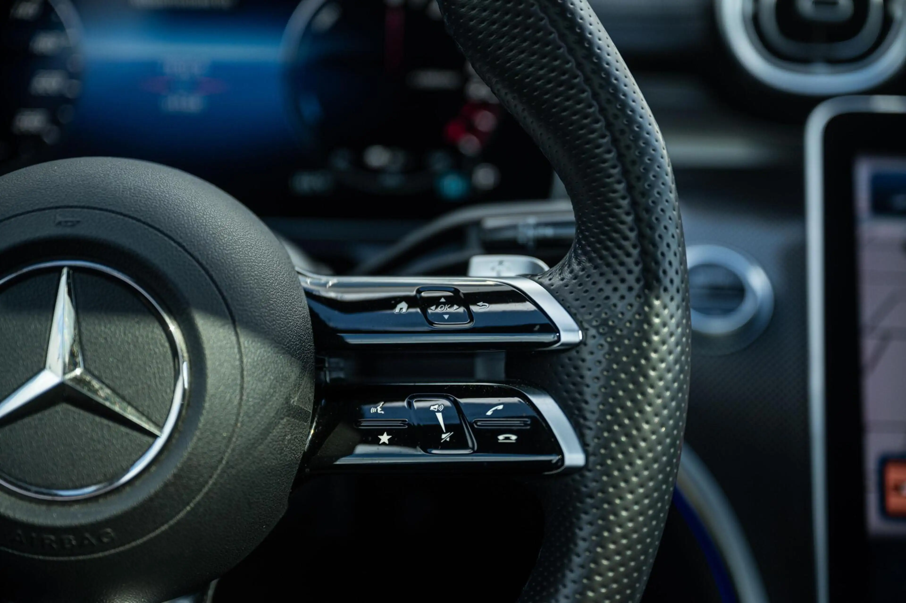 Mercedes-Benz C 300 e AMG Line PANORAMADAK DIGITAL LIGHT ADAPTIVE CRUI — photo 15