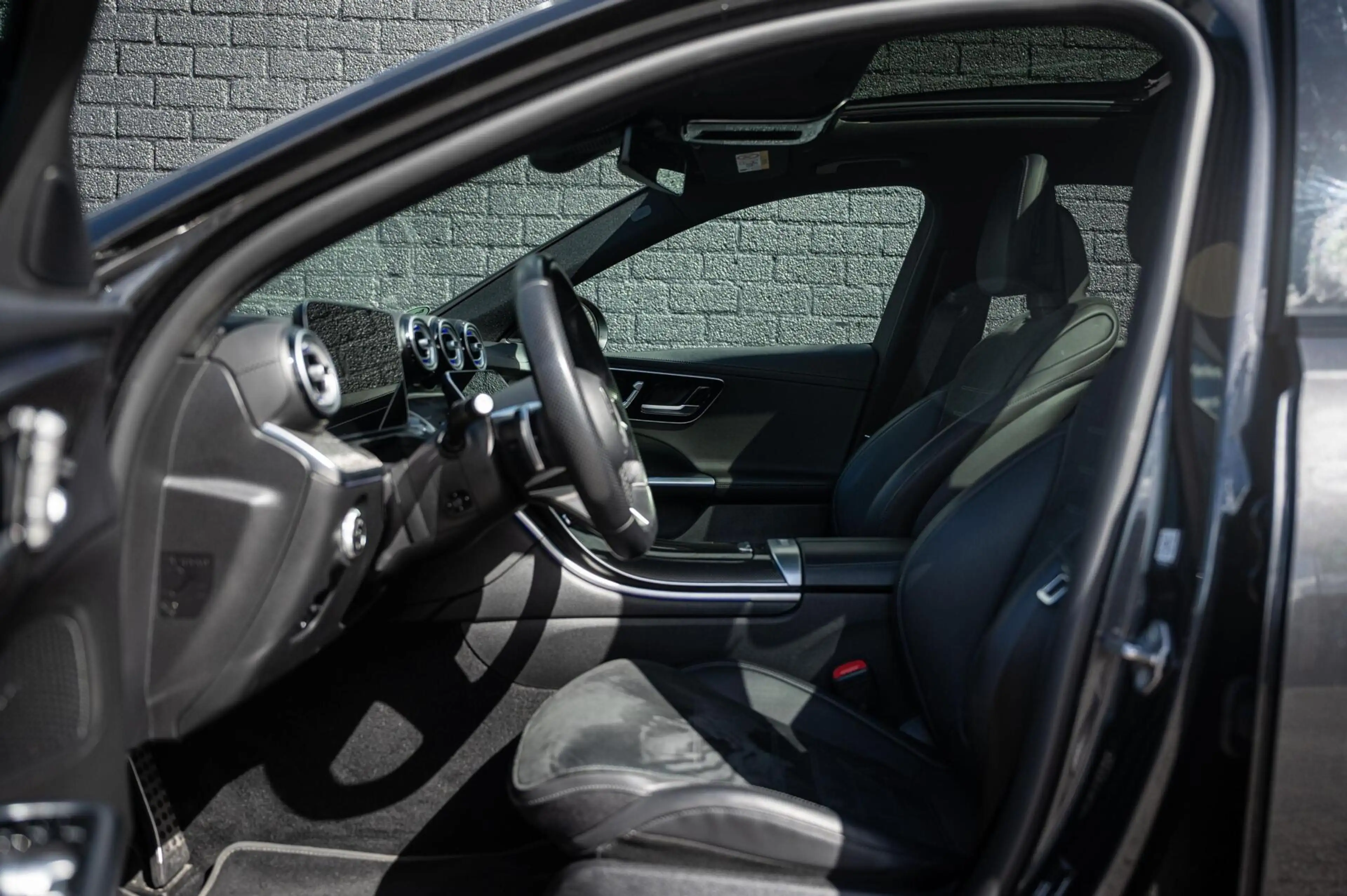Mercedes-Benz C 300 e AMG Line PANORAMADAK DIGITAL LIGHT ADAPTIVE CRUI — photo 13