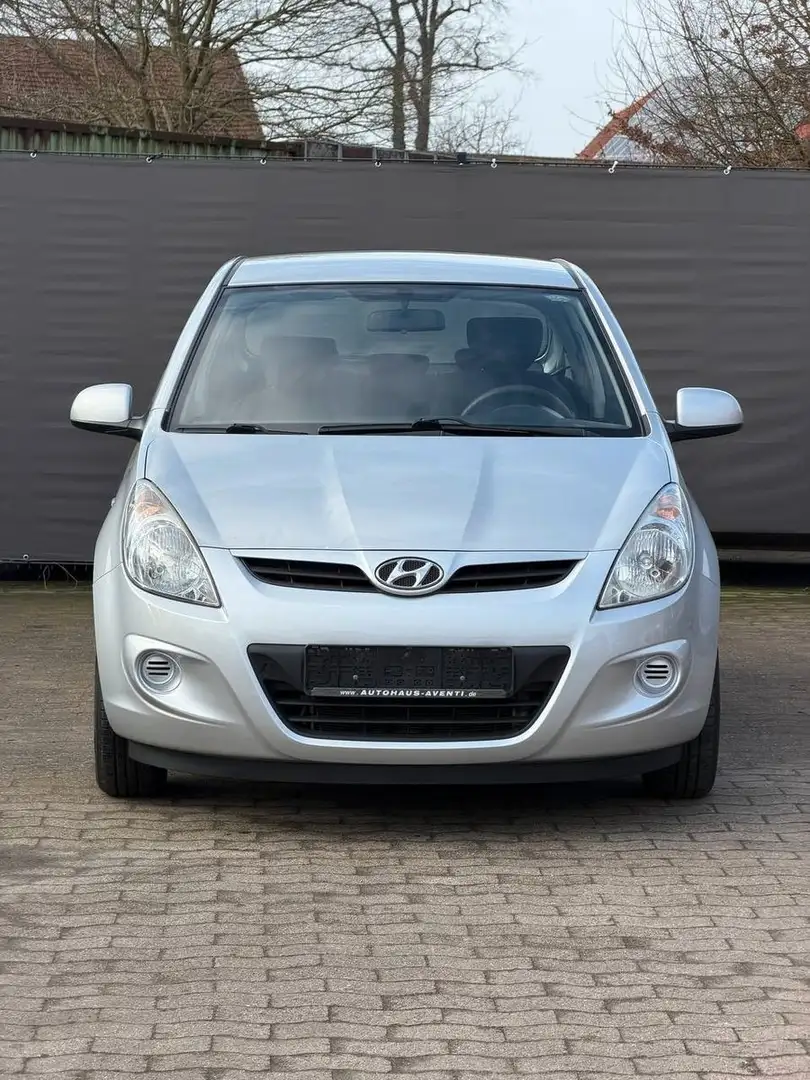 Hyundai i20 Classic Grau - 2