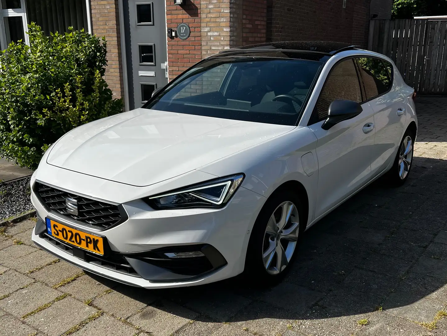 SEAT Leon Leon 1.4 TSI eH PHEV FRBI Wit - 1