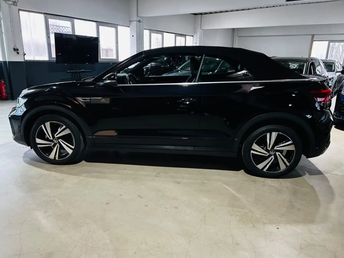 Volkswagen T-Roc Cabriolet R-Line *Acc*LED*Kamera* Zwart - 2