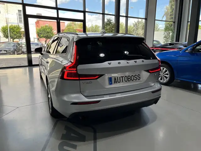 Volvo V60 view 8