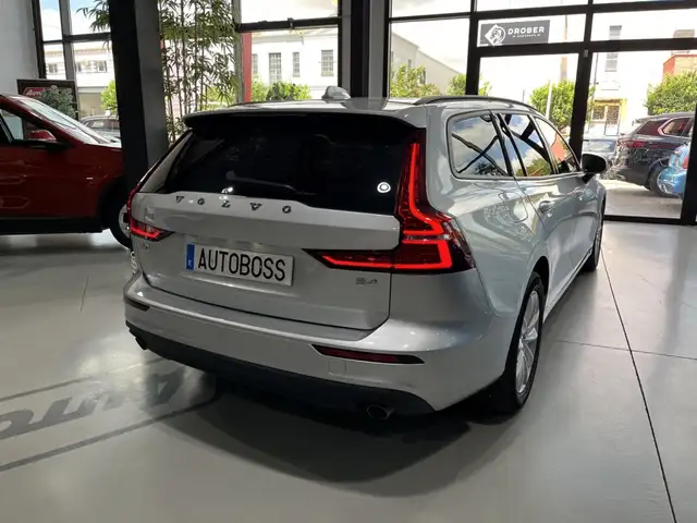 Volvo V60 view 7
