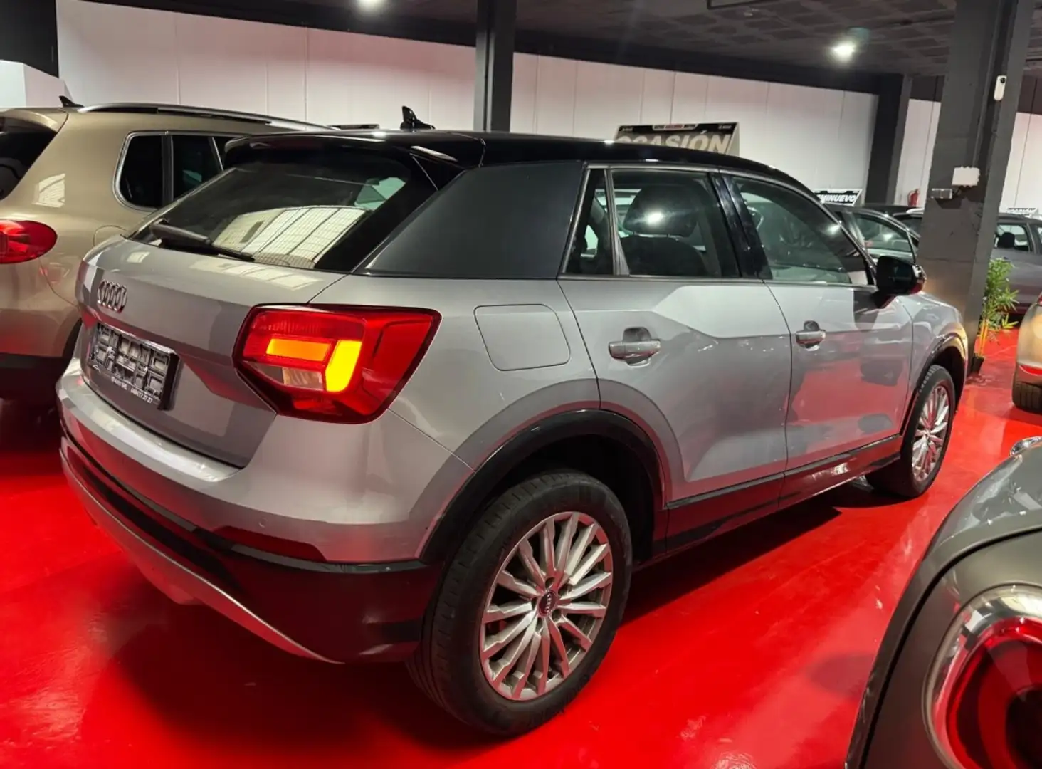 Audi Q2 1.6TDI #untaggable edition 85kW Gris - 2