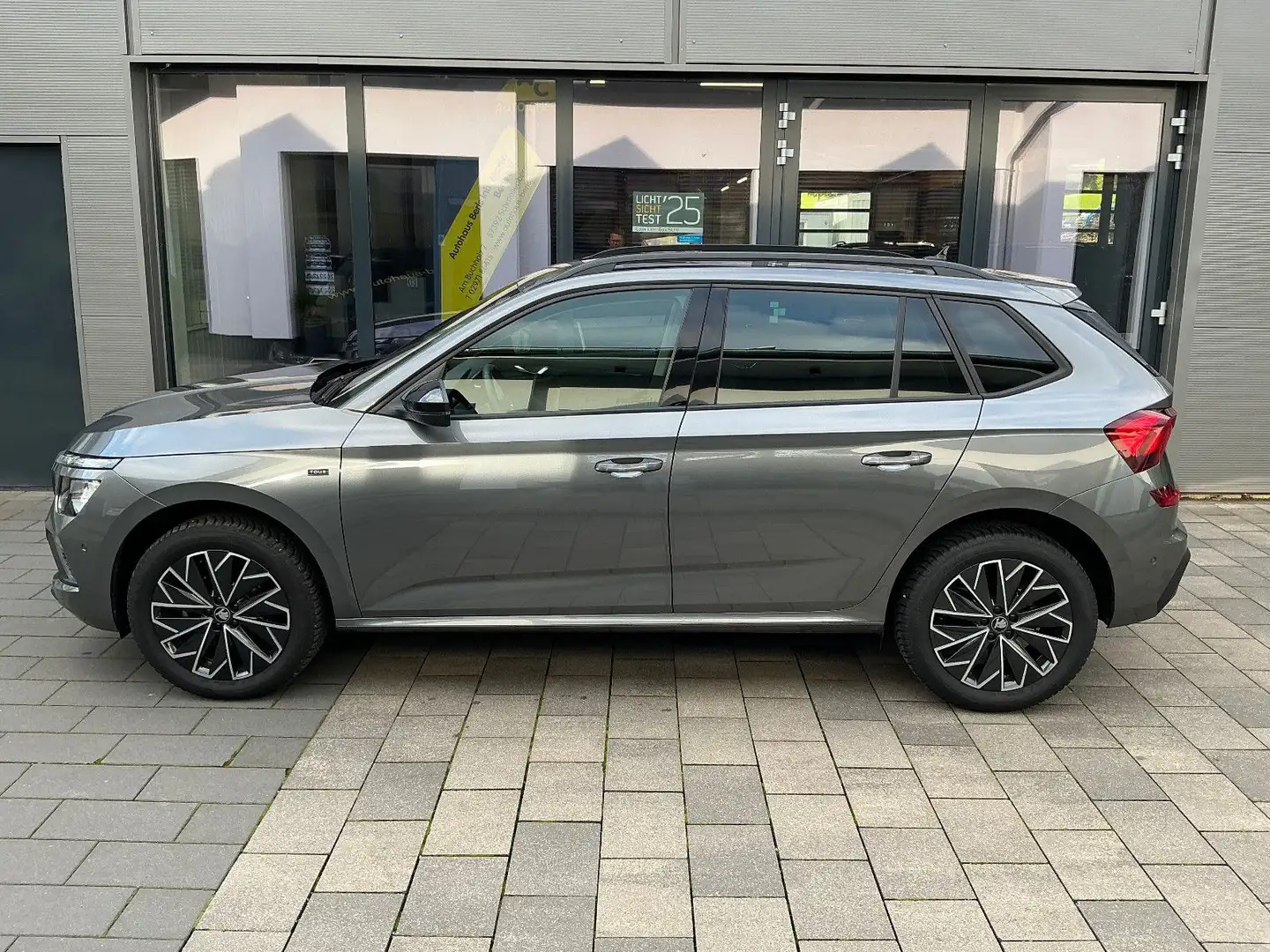 Skoda Kamiq 1,0 TSI DSG Drive AHK+LED+Kamera Grau - 1