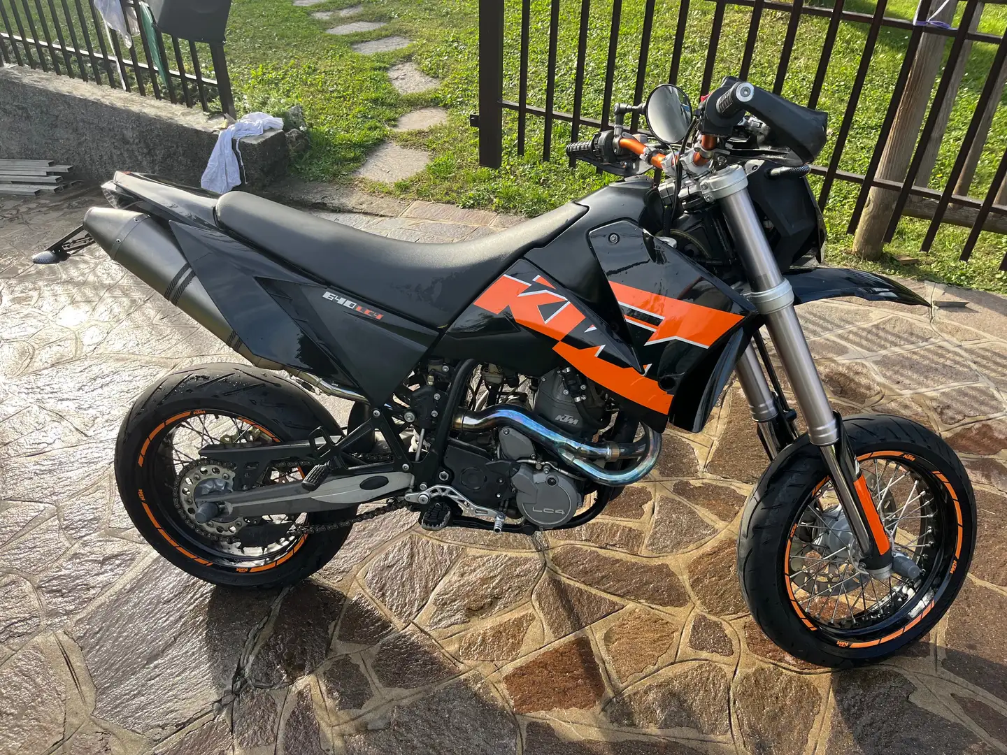 KTM 640 LC 4 Supermoto Noir - 2