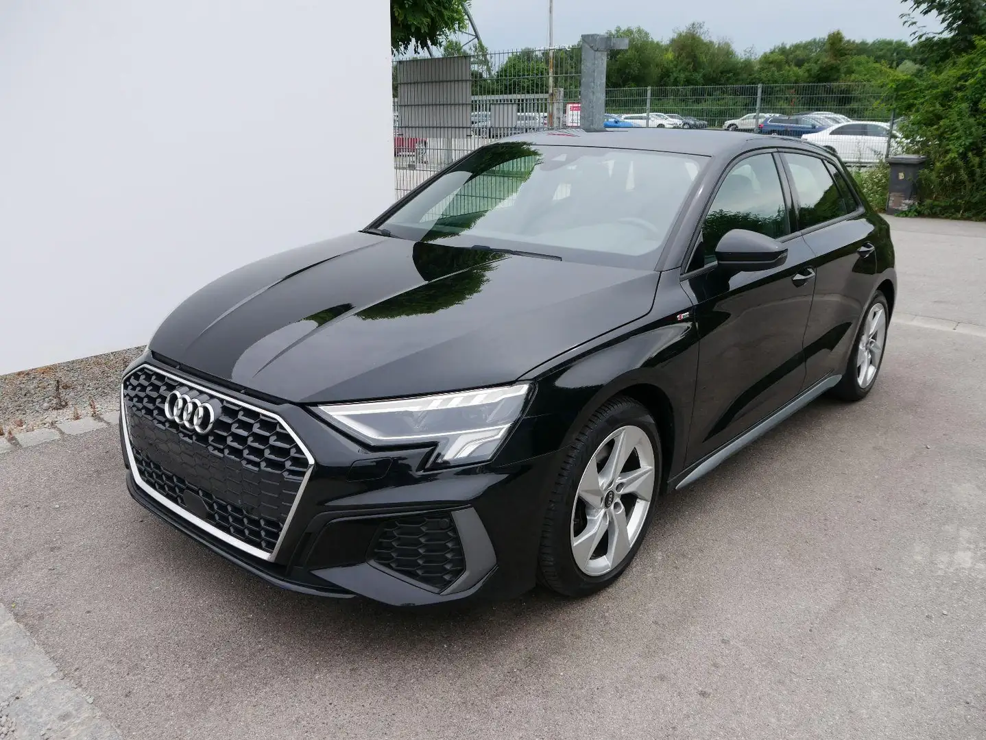 Audi A3 Sportback 35 TFSI CoD S-TRONIC * S-LINE * LED * NA Zwart - 1