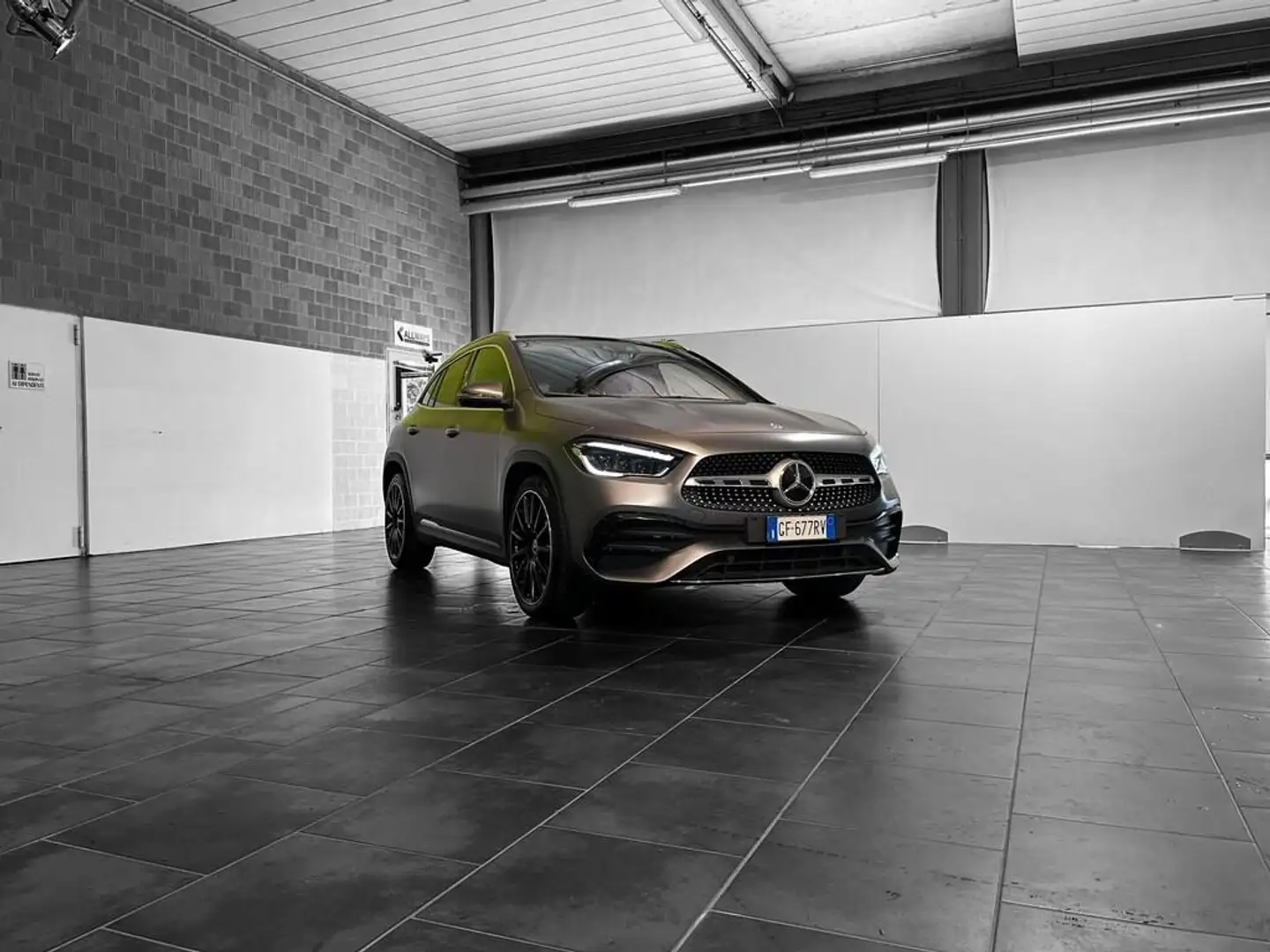 Mercedes-Benz GLA 200 d Premium auto Grigio - 1
