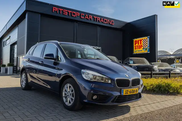 BMW 216 2-serie Active Tourer 216i Executive, NL Auto, LED
