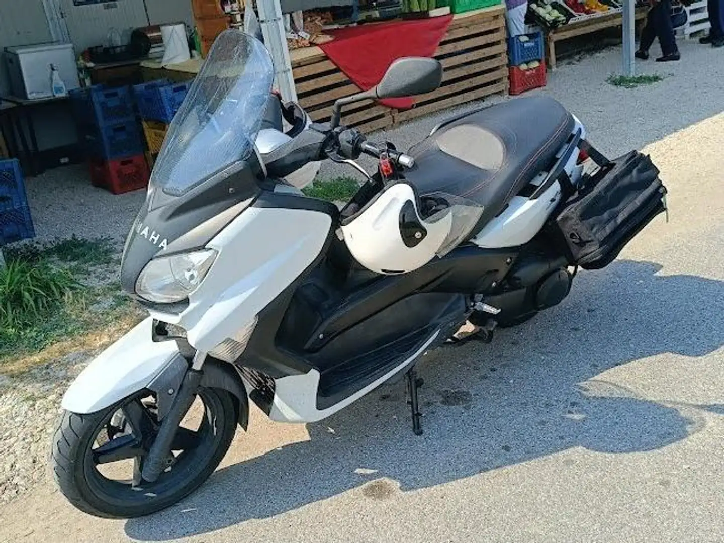 Yamaha X-Max 250 Bianco - 2