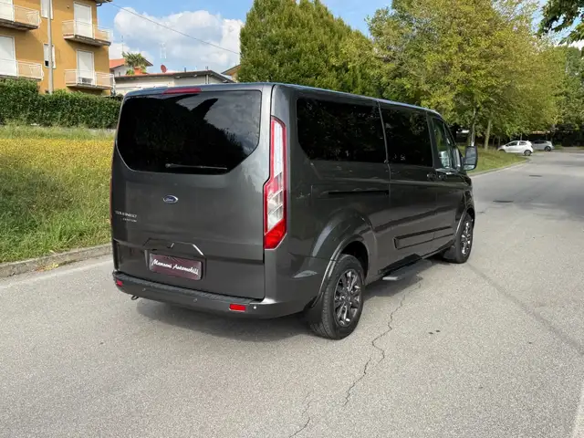 Ford Tourneo Custom view 14