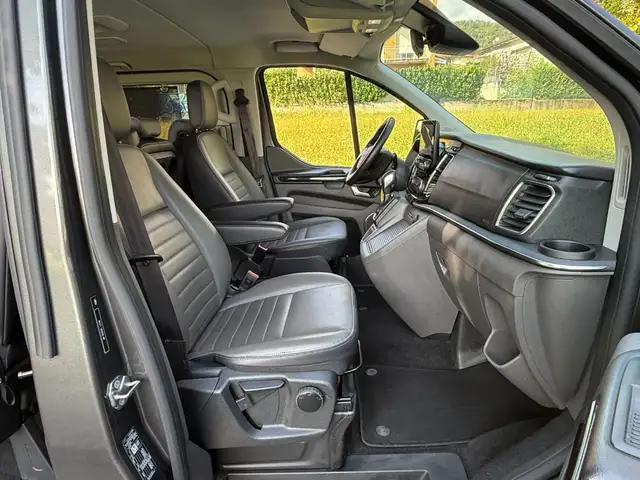 Ford Tourneo Custom view 7