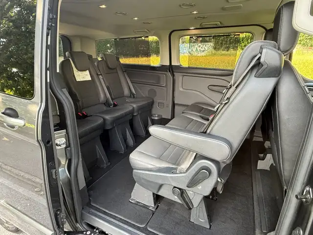 Ford Tourneo Custom view 10