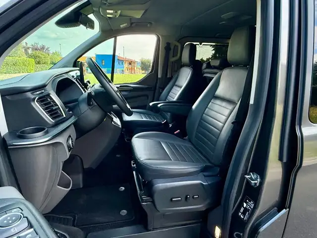 Ford Tourneo Custom view 6
