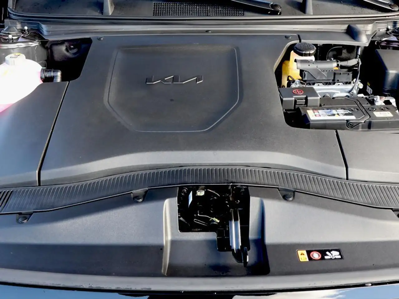 Kia EV4 снимка Kia EV4