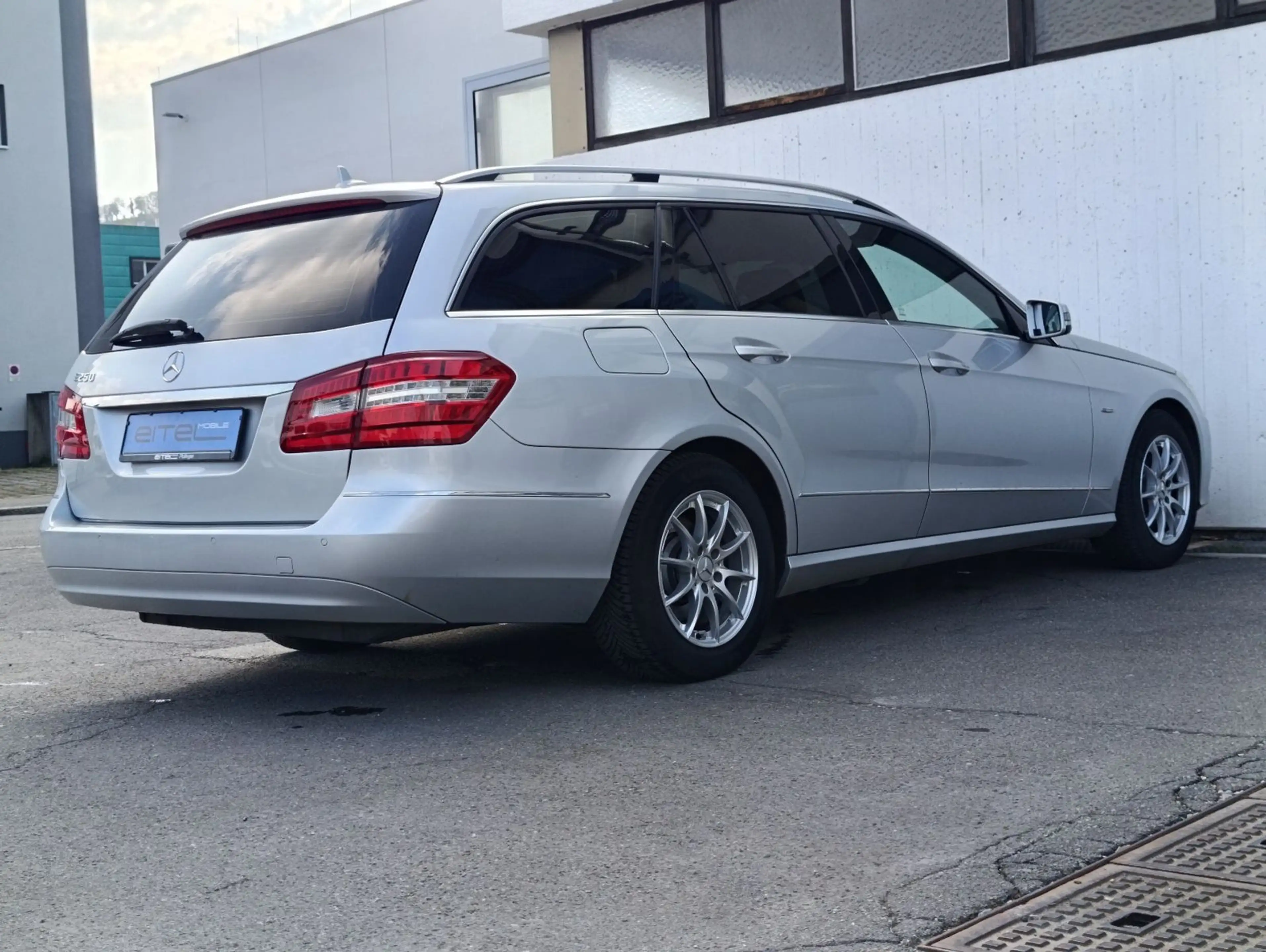 Mercedes-Benz E 250 CDI Avantgarde Navi Xenon Schiebedach — photo 3