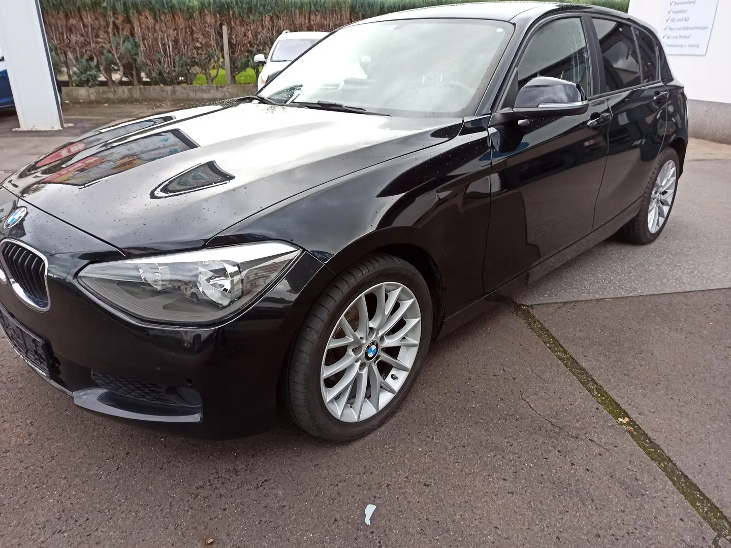 BMW 114 114 i Klima SHZG PDC CarPlay ALU Steuerkette Neu Noir - 1