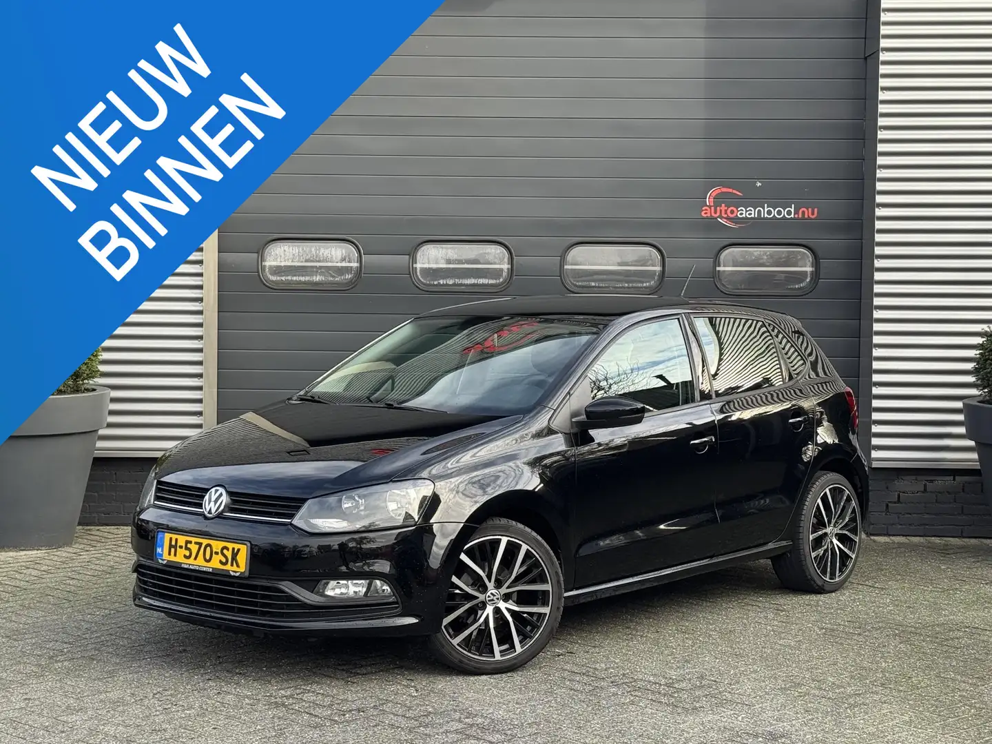 Volkswagen Polo 1.0 | Airco | Cruise Control | Parkeersensoren | L Zwart - 1