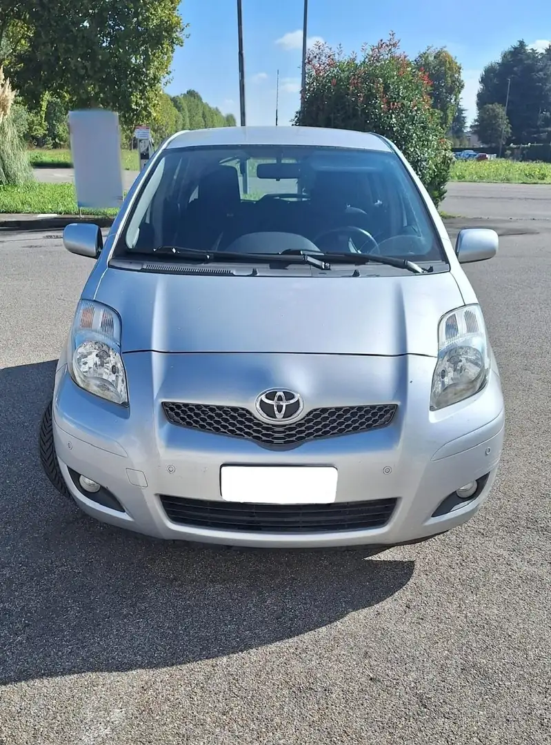 Toyota Yaris Yaris II 2005 5p 1.4 d-4d S m-mt dpf Argent - 1