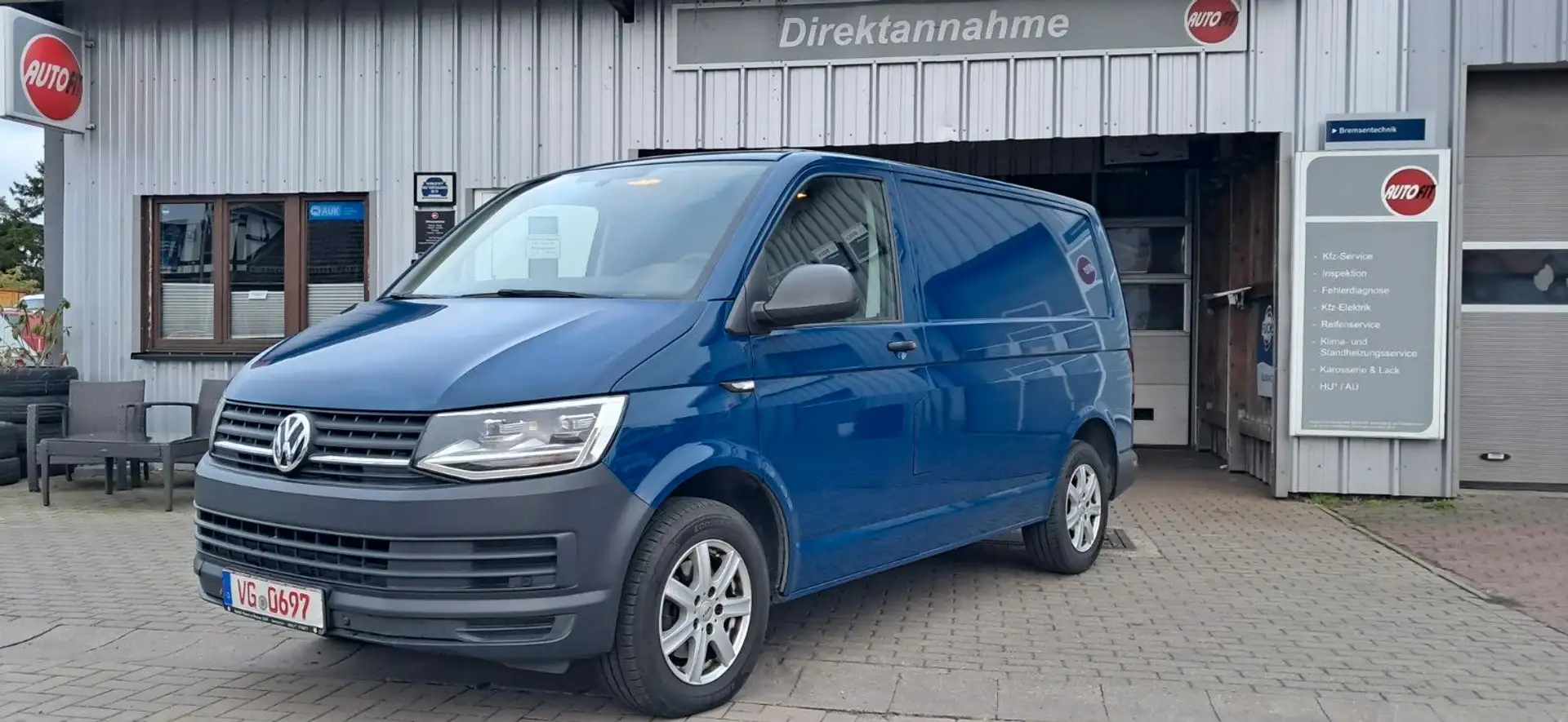 Volkswagen Transporter T6 Kurz Blau - 1