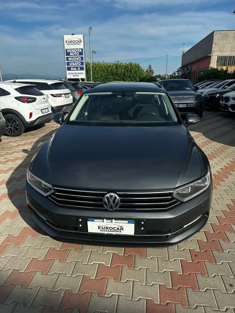 Volkswagen Passat Variant 2.0 tdi Comfortline 150cv dsg Grigio - 2