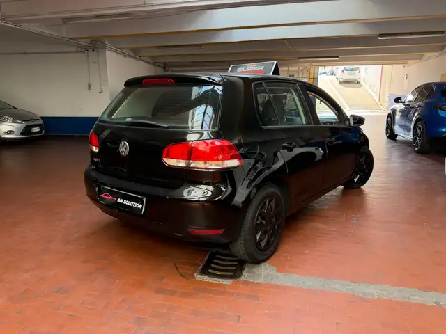 Volkswagen Golf view 3