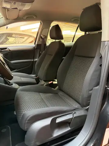 Volkswagen Golf view 5