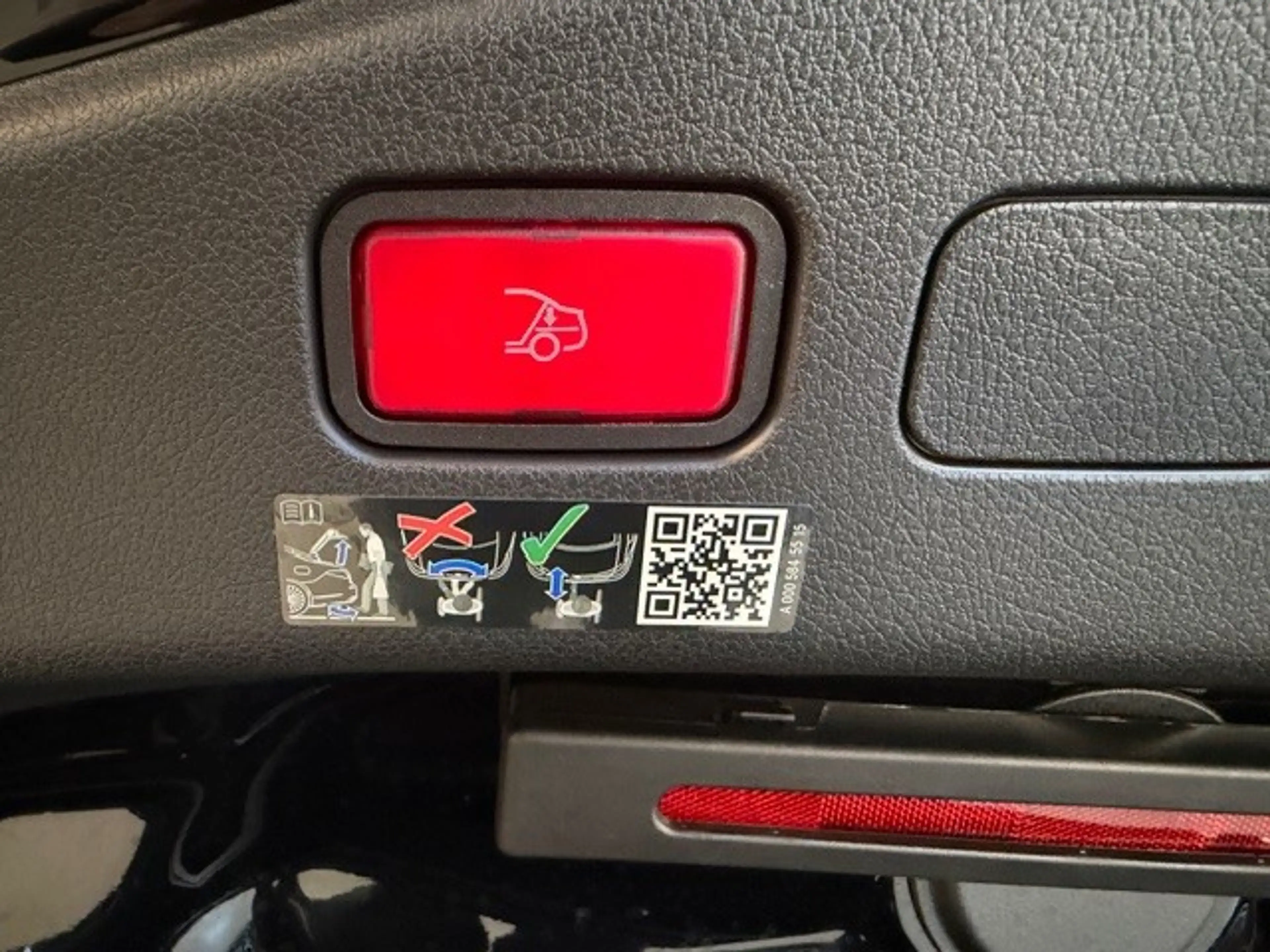 Mercedes-Benz CLE 220 d Cabrio+AMG+Night+Memory+DISTRONIC+360 Grad-Kamer — photo 11