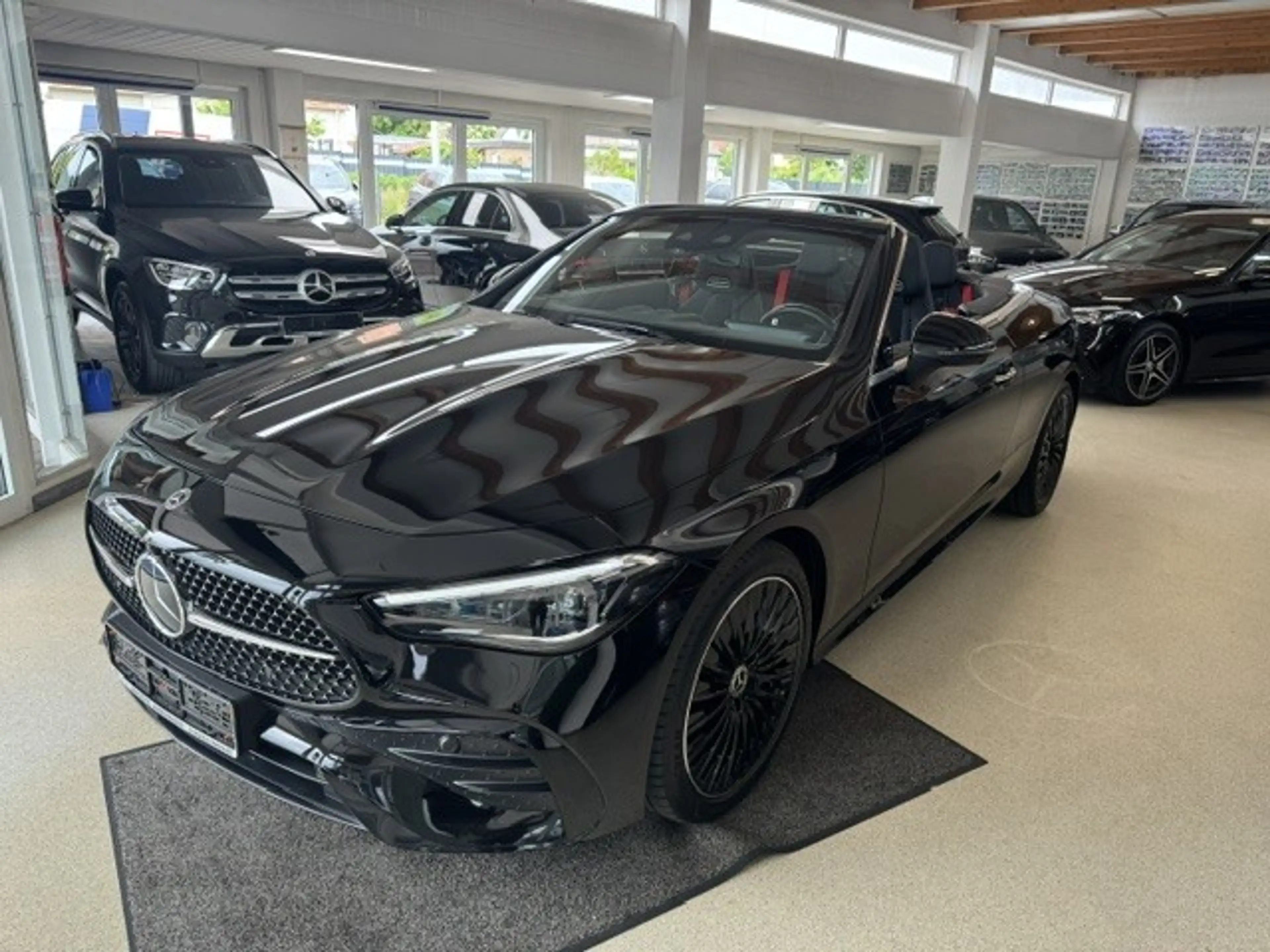 Mercedes-Benz CLE 220 d Cabrio+AMG+Night+Memory+DISTRONIC+360 Grad-Kamer — photo 2