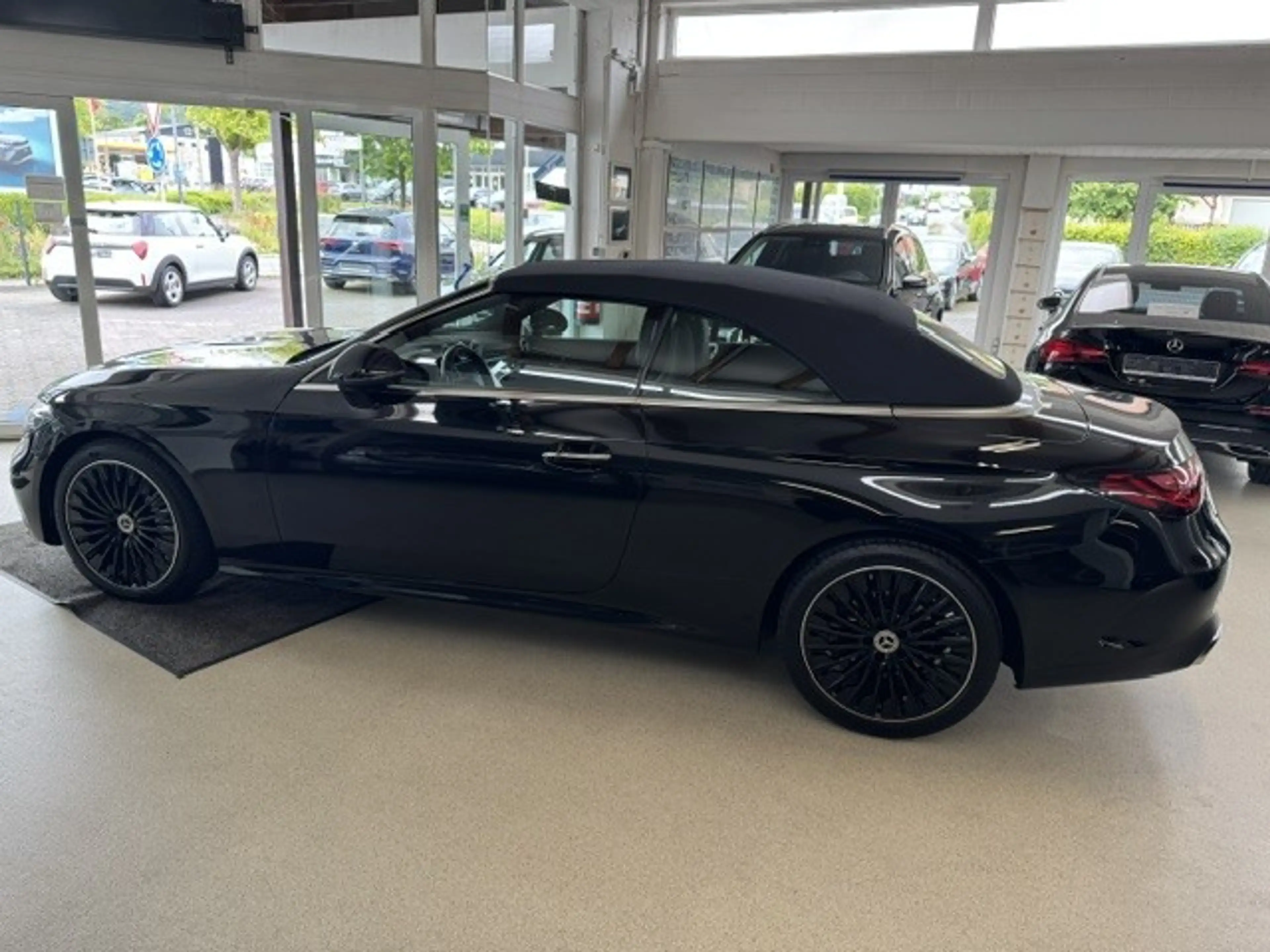 Mercedes-Benz CLE 220 d Cabrio+AMG+Night+Memory+DISTRONIC+360 Grad-Kamer — photo 8