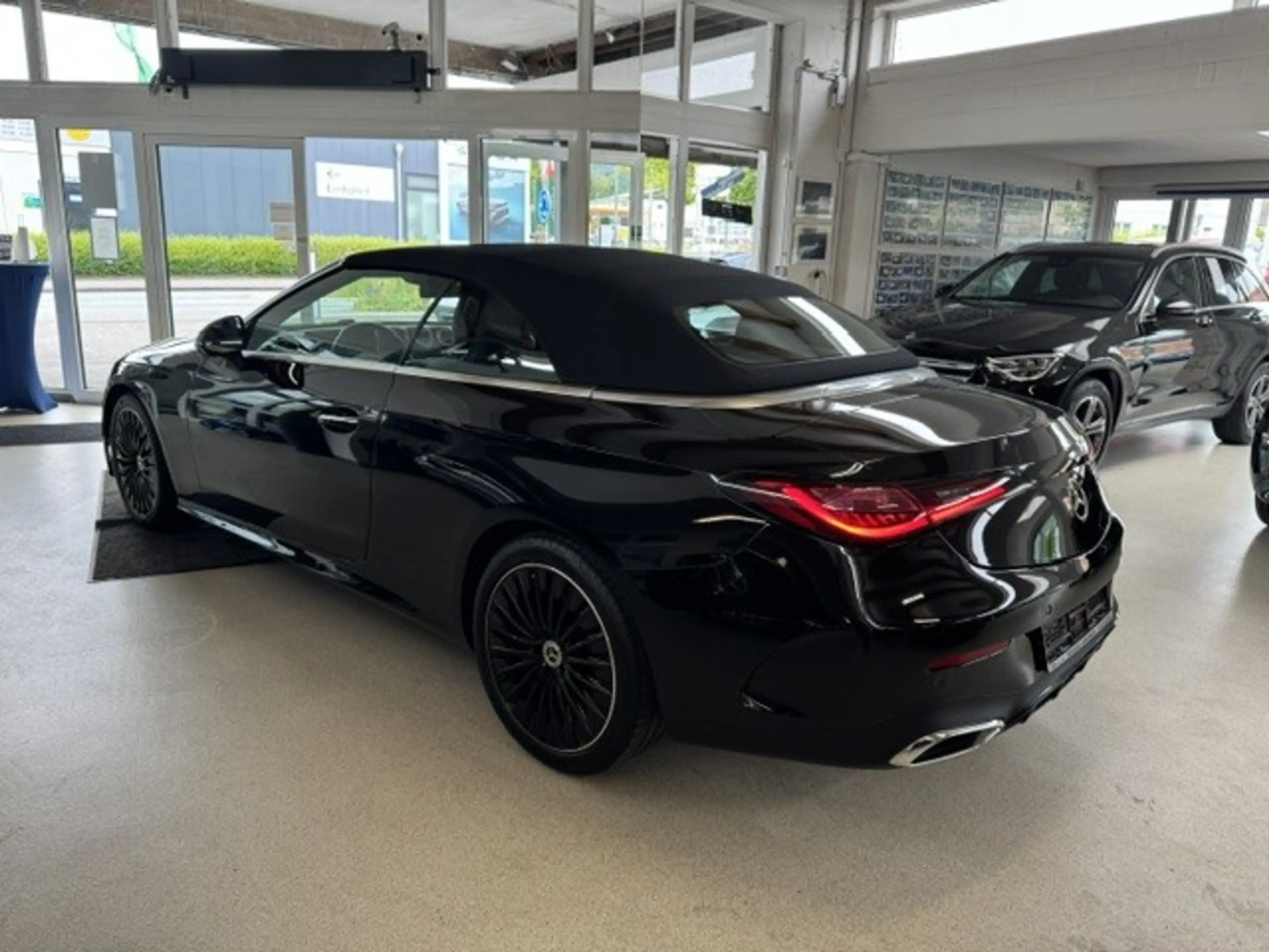 Mercedes-Benz CLE 220 d Cabrio+AMG+Night+Memory+DISTRONIC+360 Grad-Kamer — photo 9
