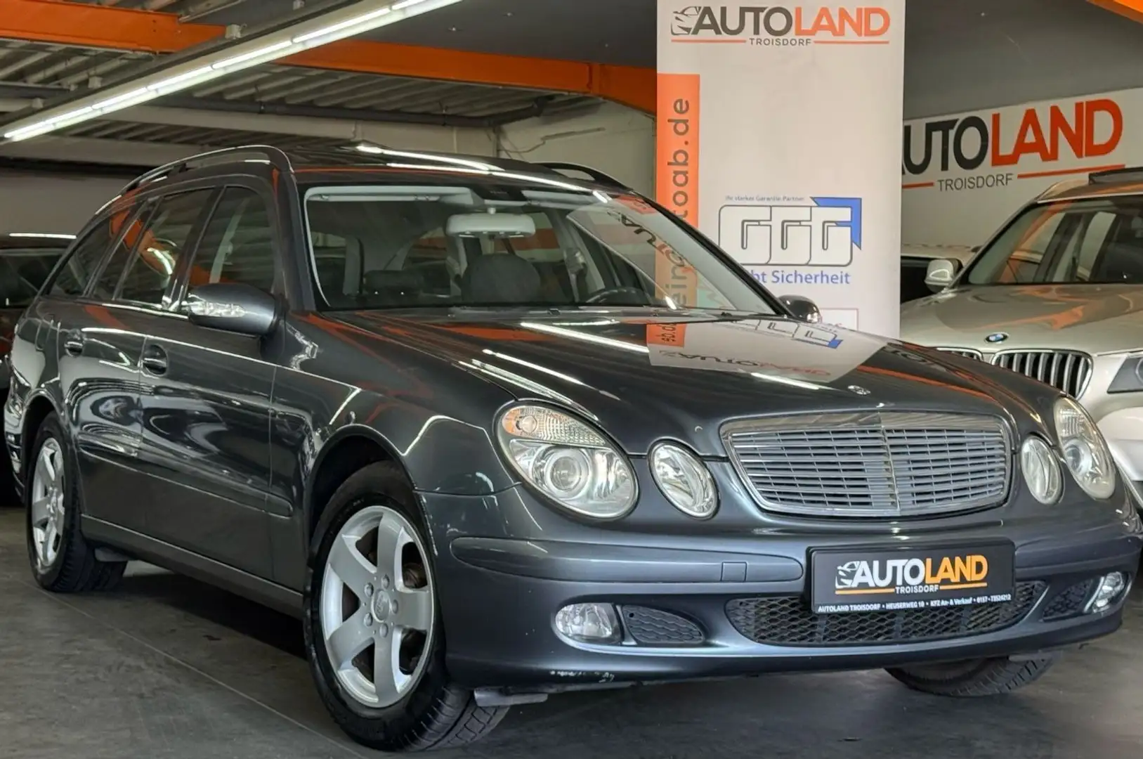 Mercedes-Benz E 200 T Kompressor*KLIMA*ESSD*NAVI*AHK*SHZG Szürke - 1