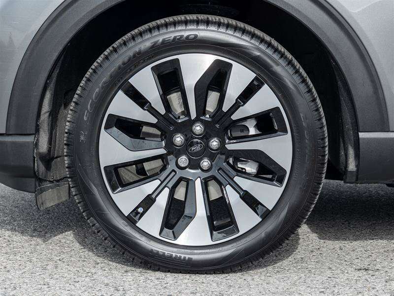 2026 Ford Explorer Platinum/OneOwner/CleanCarFax/Heated&VentedSeats/ — снимка 5